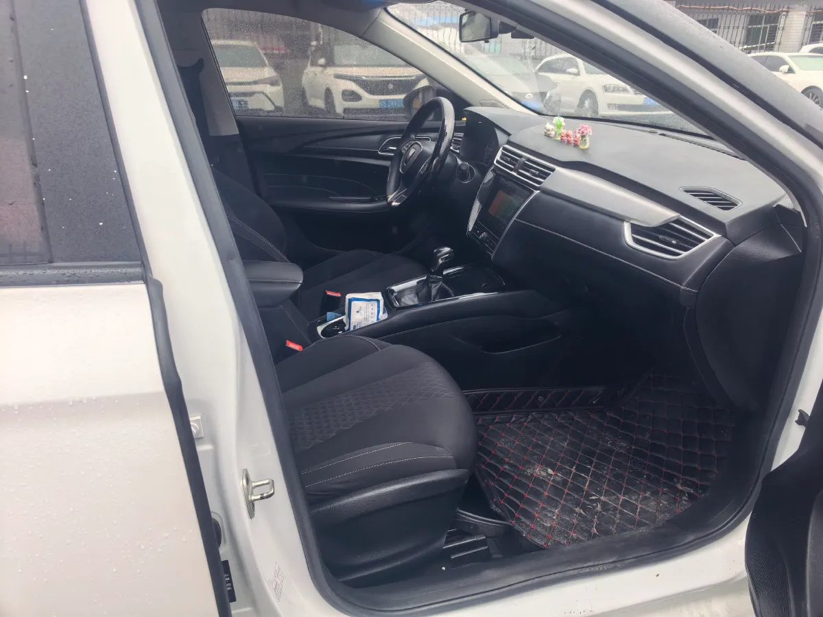 2019 Roewe i5 1.5L 120HP L4 CVT,autocango,china used car exporter,china ev exporter,chinese used car exporter,chinese used ev exporter