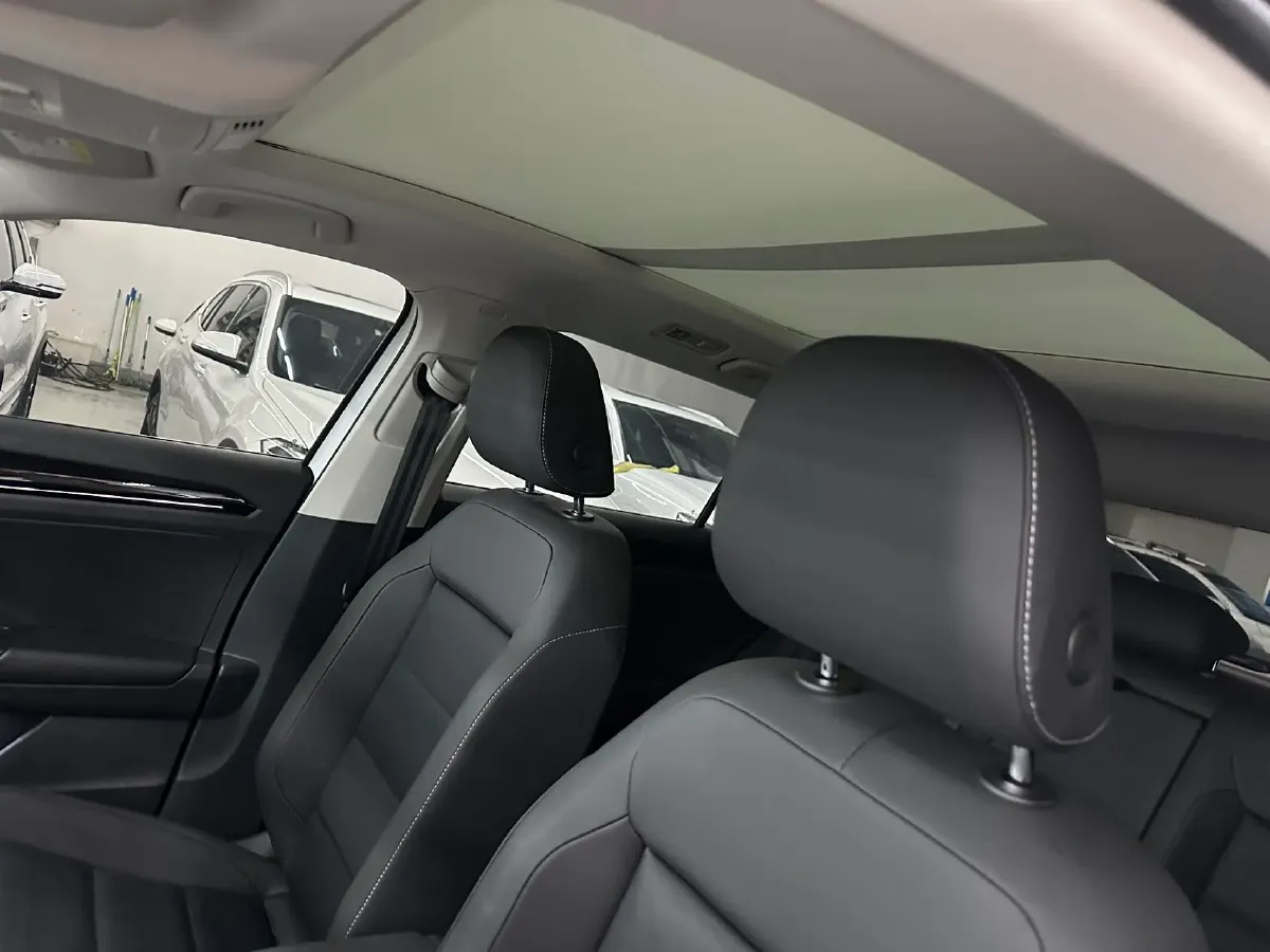 2021 Volkswagen T-Roc 1.4T 150HP L4 7DCT,autocango,china used car exporter,china ev exporter,chinese used car exporter,chinese used ev exporter