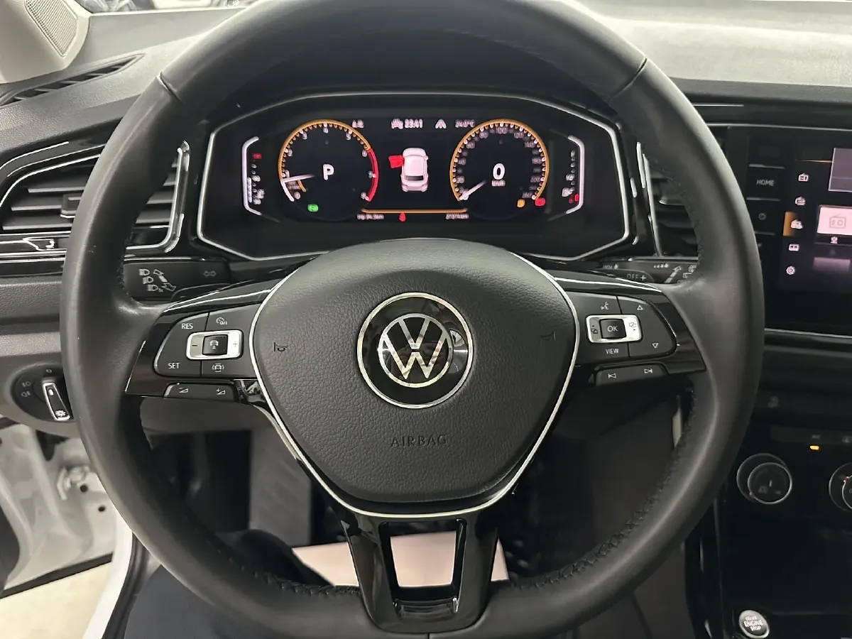 2021 Volkswagen T-Roc 1.4T 150HP L4 7DCT,autocango,china used car exporter,china ev exporter,chinese used car exporter,chinese used ev exporter