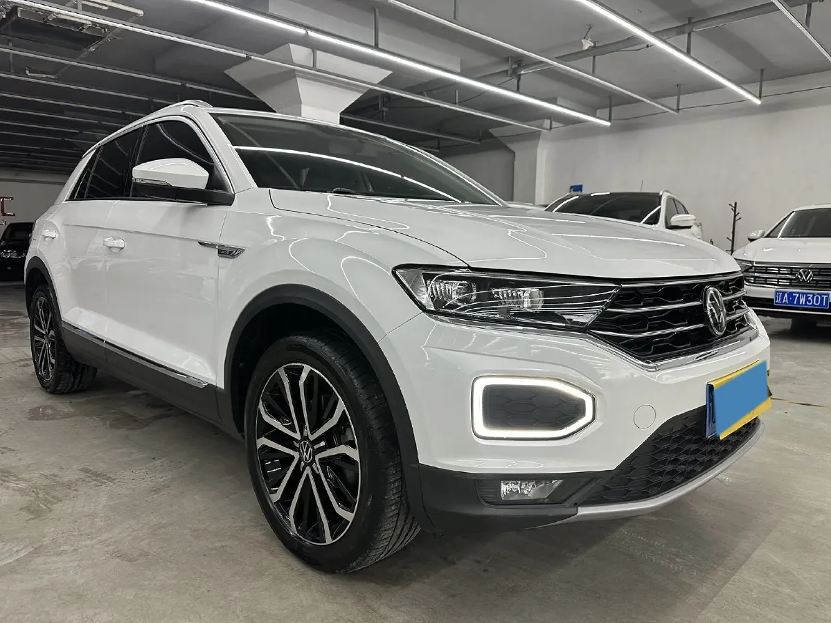 2021 Volkswagen T-Roc 1.4T 150HP L4 7DCT,autocango,china used car exporter,china ev exporter,chinese used car exporter,chinese used ev exporter
