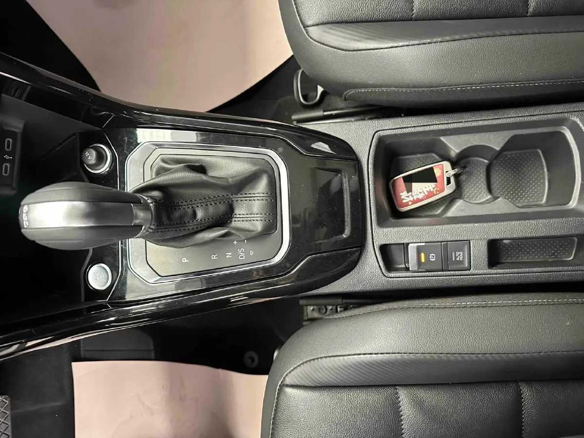 2021 Volkswagen T-Roc 1.4T 150HP L4 7DCT,autocango,china used car exporter,china ev exporter,chinese used car exporter,chinese used ev exporter