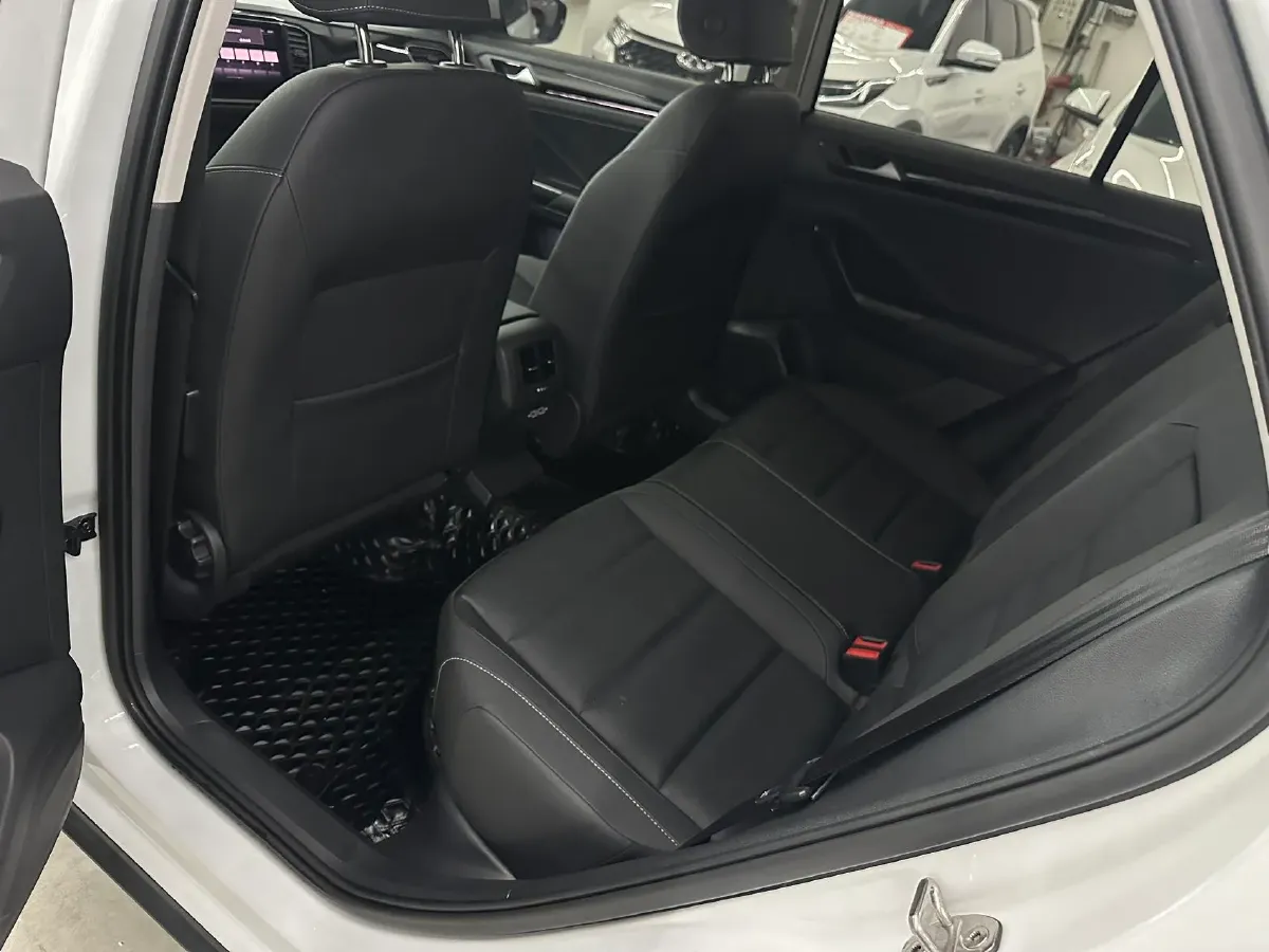 2021 Volkswagen T-Roc 1.4T 150HP L4 7DCT,autocango,china used car exporter,china ev exporter,chinese used car exporter,chinese used ev exporter