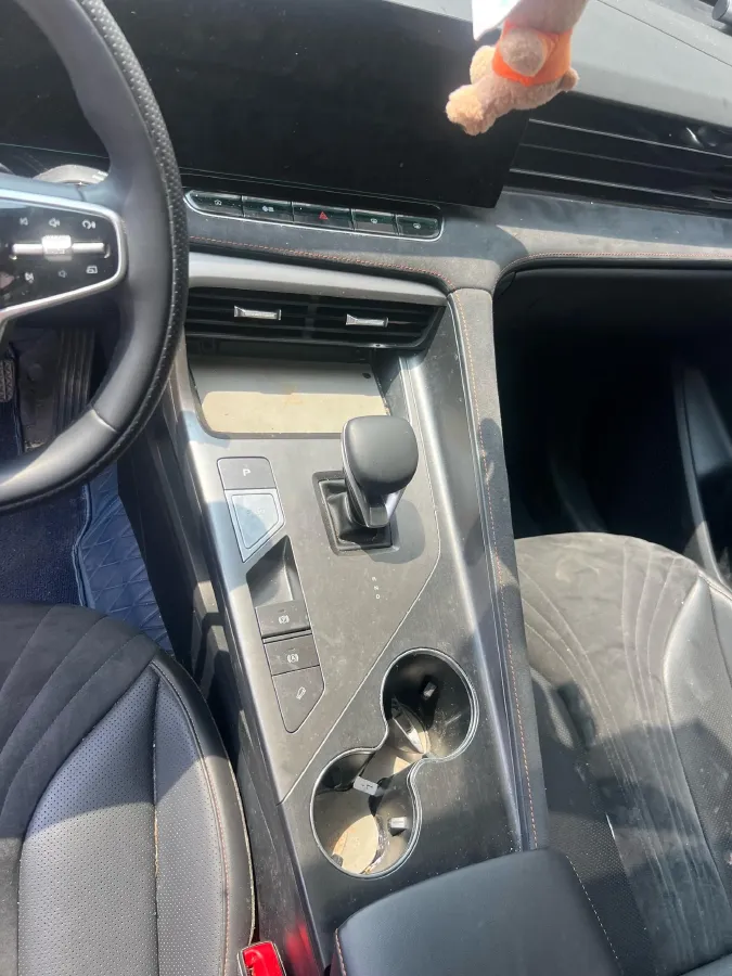 2024 Roewe D5X DMH 1.5T 150HP L4 2DHT PHEV 21.4KWH,autocango,china used car exporter,china ev exporter,chinese used car exporter,chinese used ev exporter