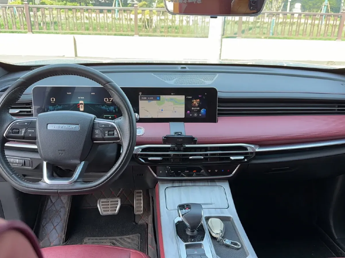 2023 ChangAn Oshan X7 Plus 1.5T 188HP L4 7DCT,autocango,china used car exporter,china ev exporter,chinese used car exporter,chinese used ev exporter