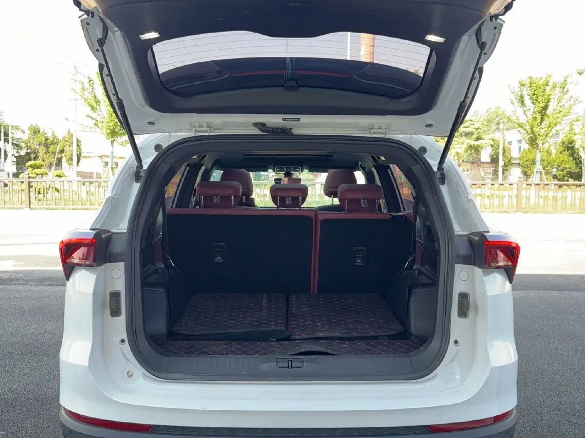 2023 ChangAn Oshan X7 Plus 1.5T 188HP L4 7DCT,autocango,china used car exporter,china ev exporter,chinese used car exporter,chinese used ev exporter