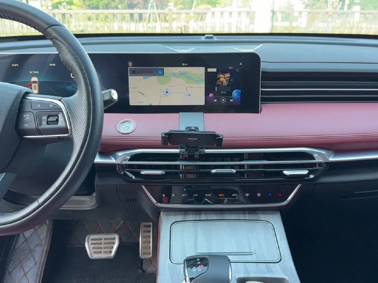 2023 ChangAn Oshan X7 Plus 1.5T 188HP L4 7DCT,autocango,china used car exporter,china ev exporter,chinese used car exporter,chinese used ev exporter