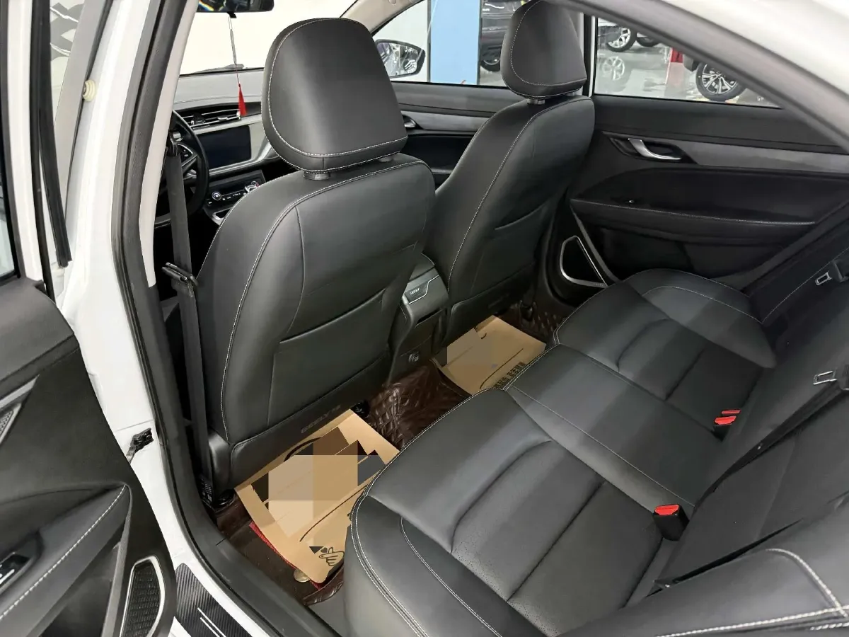 2021 BaoJun 530 1.5T 147HP L4 CVT,autocango,china used car exporter,china ev exporter,chinese used car exporter,chinese used ev exporter