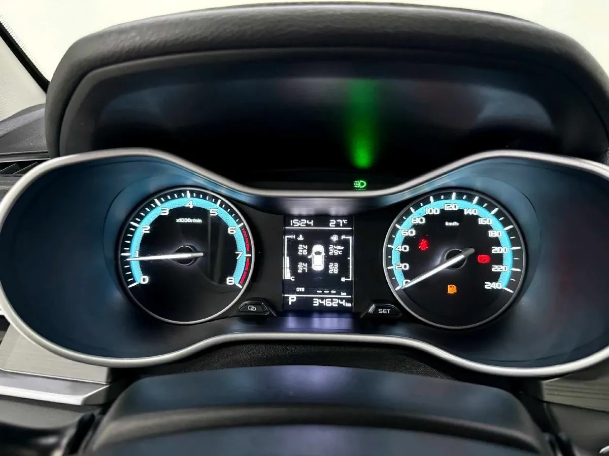 2021 BaoJun 530 1.5T 147HP L4 CVT,autocango,china used car exporter,china ev exporter,chinese used car exporter,chinese used ev exporter