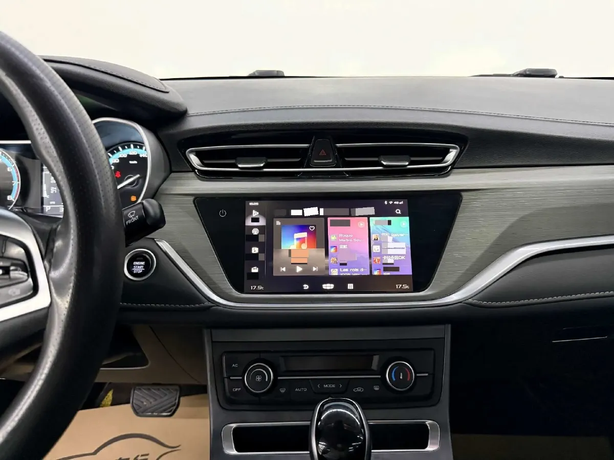 2021 BaoJun 530 1.5T 147HP L4 CVT,autocango,china used car exporter,china ev exporter,chinese used car exporter,chinese used ev exporter