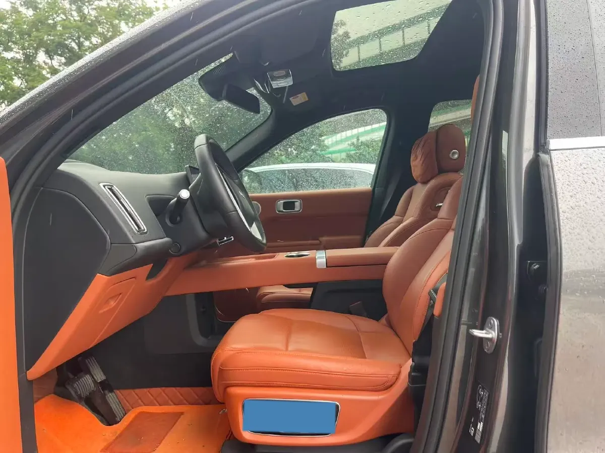 2023 Li L8 Range Extended 154HP REEV 40.9KWH,autocango,china used car exporter,china ev exporter,chinese used car exporter,chinese used ev exporter