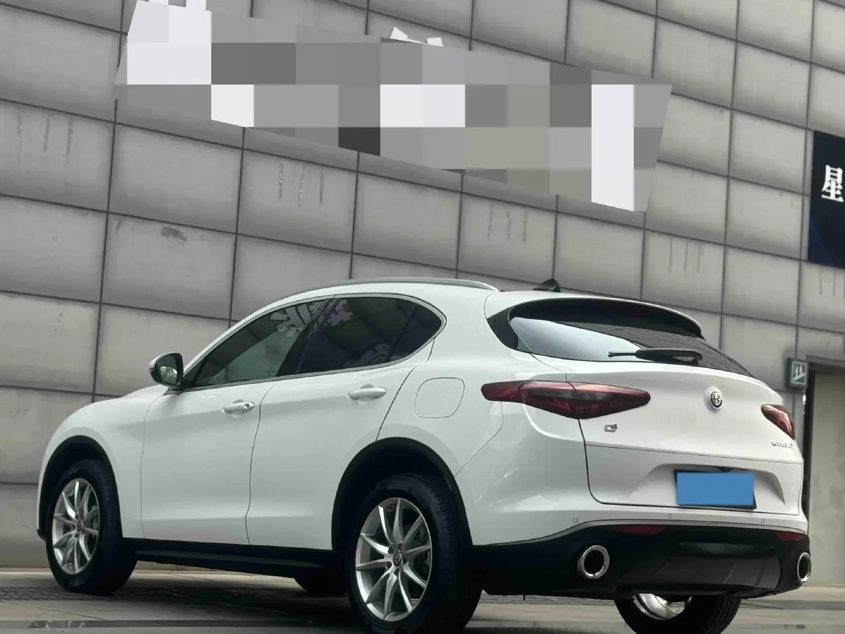 2017 Alfa Romeo Stelvio 2.0T 280HP L4 8AT,autocango,china used car exporter,china ev exporter,chinese used car exporter,chinese used ev exporter