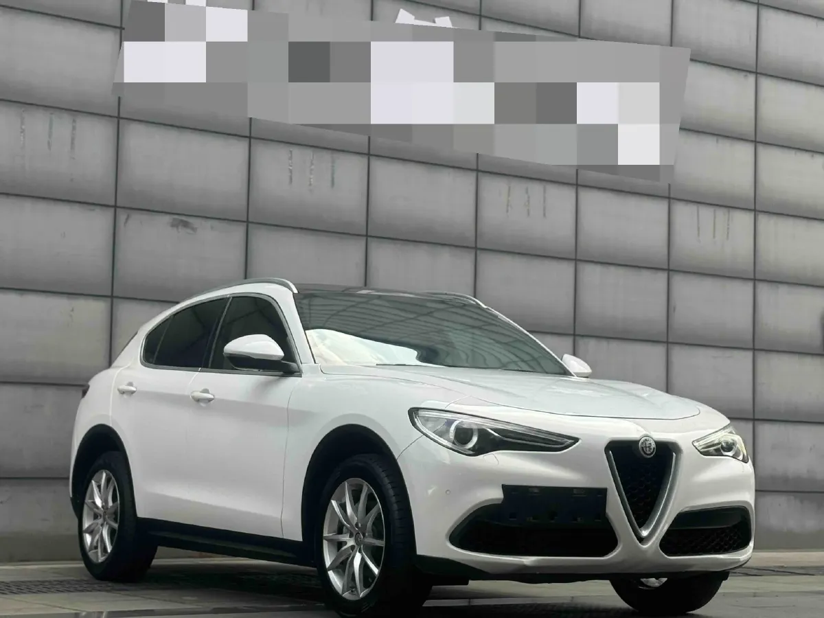 2017 Alfa Romeo Stelvio 2.0T 280HP L4 8AT,autocango,china used car exporter,china ev exporter,chinese used car exporter,chinese used ev exporter
