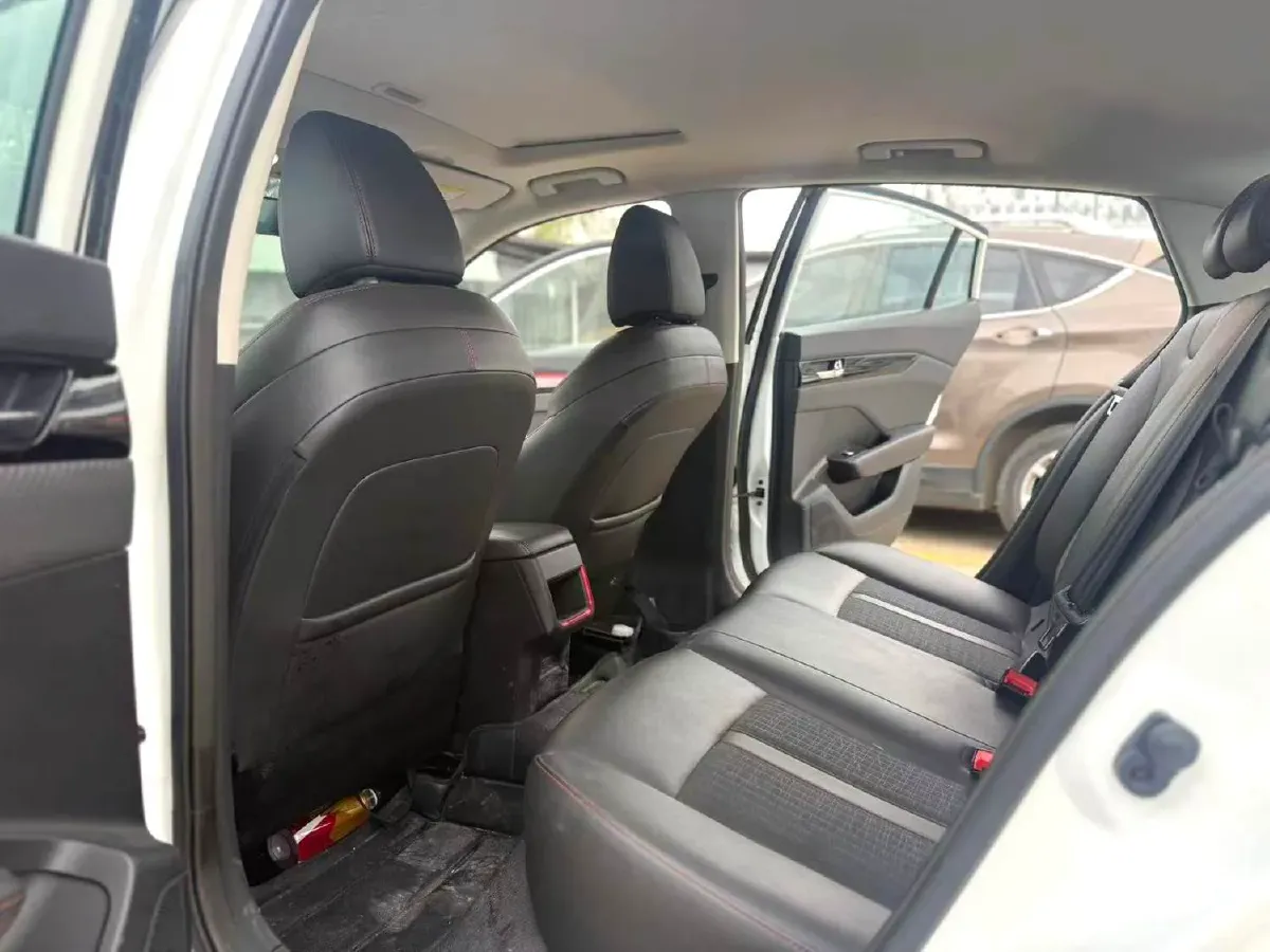 2021 DongFeng Aeolus YiXuan 1.5T 150HP L4 6DCT,autocango,china used car exporter,china ev exporter,chinese used car exporter,chinese used ev exporter
