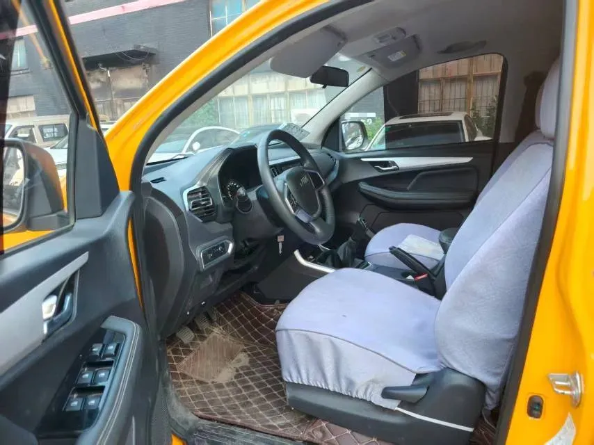 2020 Isuzu Jim 2.4T 211HP L4 5MT,autocango,china used car exporter,china ev exporter,chinese used car exporter,chinese used ev exporter