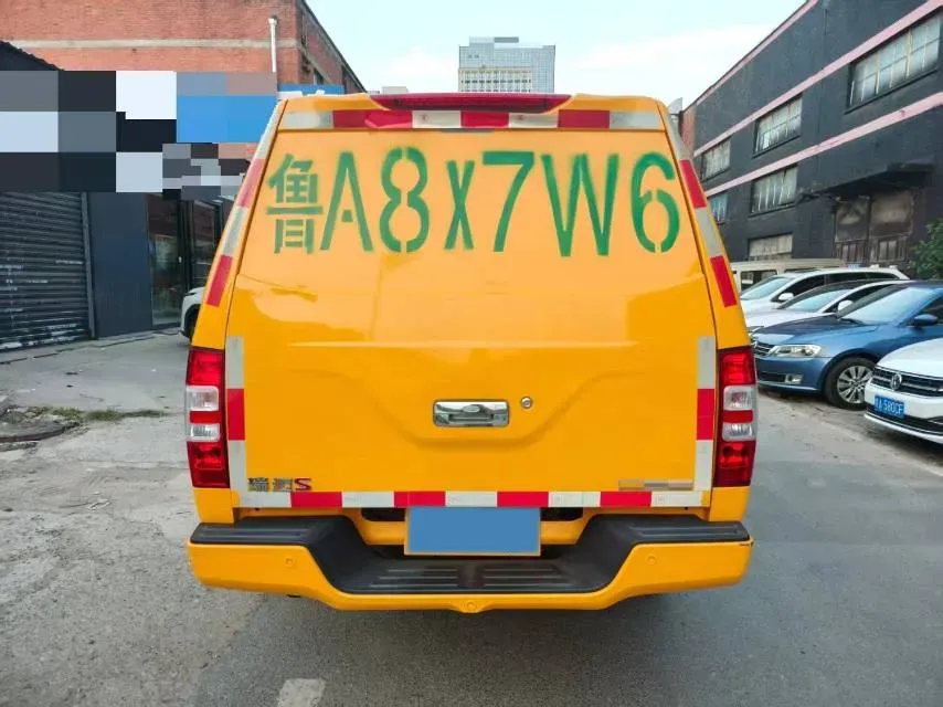 2020 Isuzu Jim 2.4T 211HP L4 5MT,autocango,china used car exporter,china ev exporter,chinese used car exporter,chinese used ev exporter