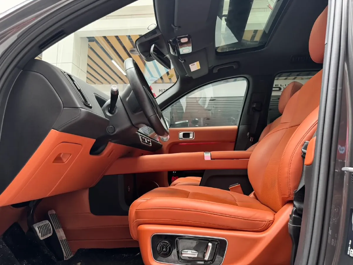 2023 Li L8 Range Extended 154HP REEV 40.9KWH,autocango,china used car exporter,china ev exporter,chinese used car exporter,chinese used ev exporter