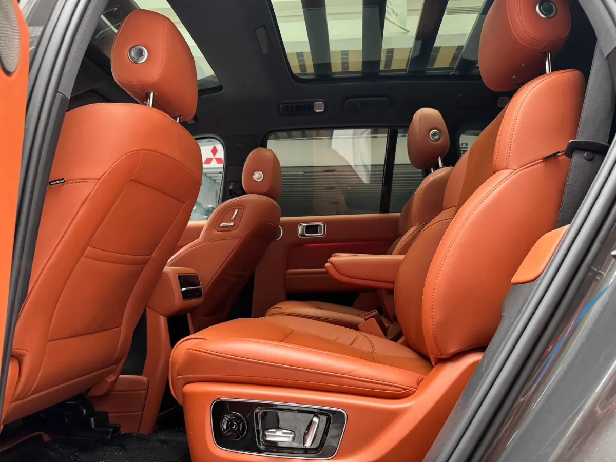 2023 Li L8 Range Extended 154HP REEV 40.9KWH,autocango,china used car exporter,china ev exporter,chinese used car exporter,chinese used ev exporter