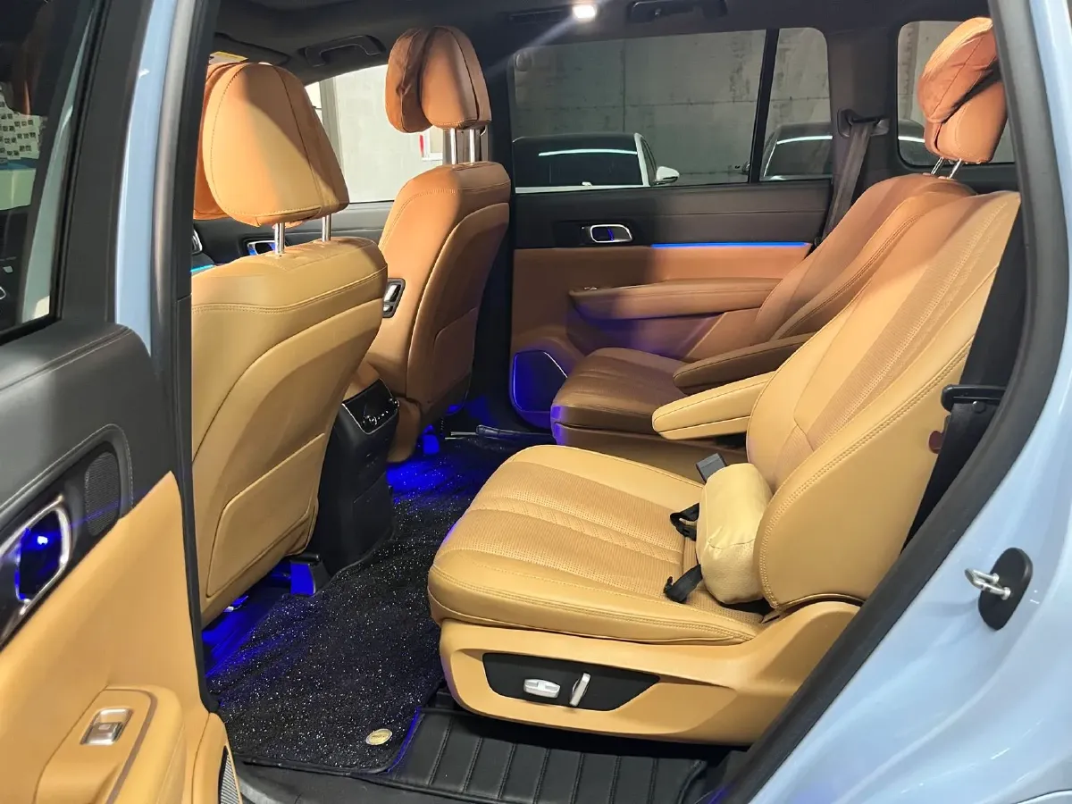 2020 Li ONE Range Extended 131HP REEV 40.5KWH,autocango,china used car exporter,china ev exporter,chinese used car exporter,chinese used ev exporter