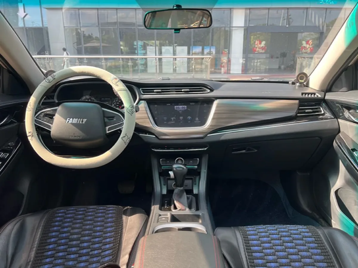 2018 HaiMa Family F5 1.6L 125HP L4 6AT,autocango,china used car exporter,china ev exporter,chinese used car exporter,chinese used ev exporter