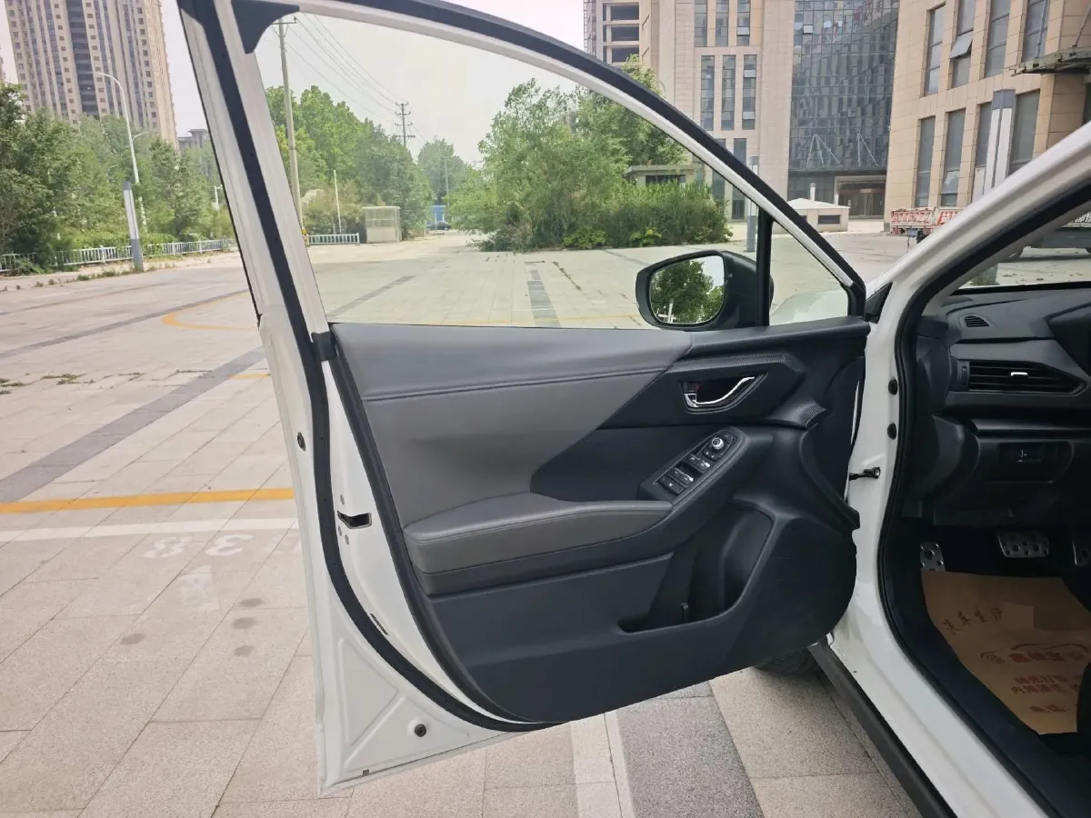 2024 Subaru Crosstrek 2.5L 169HP H4 CVT,autocango,china used car exporter,china ev exporter,chinese used car exporter,chinese used ev exporter