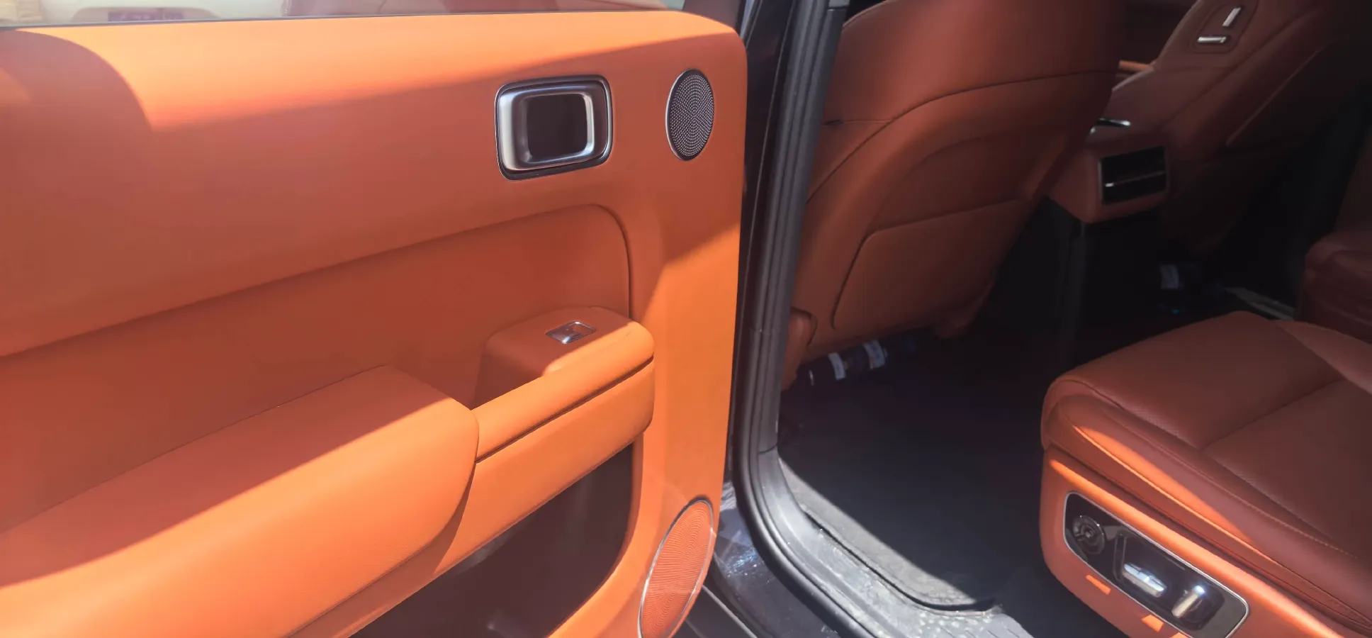 2022 Li L9 Range Extended 154HP REEV 42.6KWH,autocango,china used car exporter,china ev exporter,chinese used car exporter,chinese used ev exporter