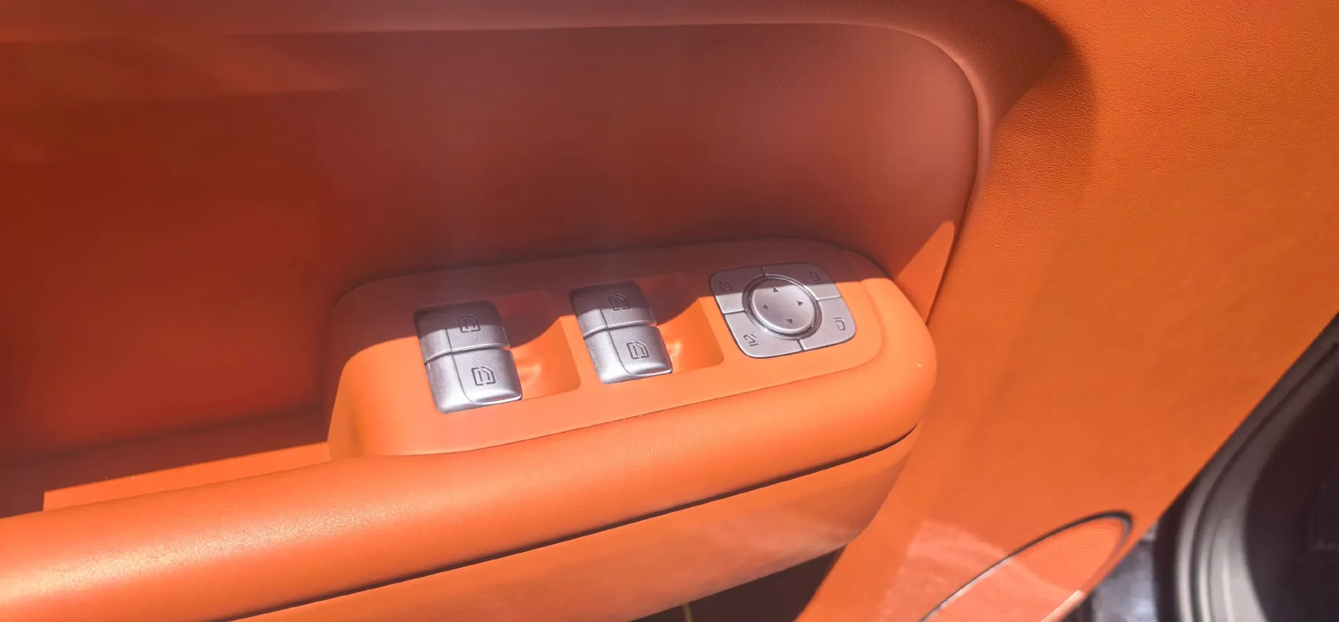 2022 Li L9 Range Extended 154HP REEV 42.6KWH,autocango,china used car exporter,china ev exporter,chinese used car exporter,chinese used ev exporter