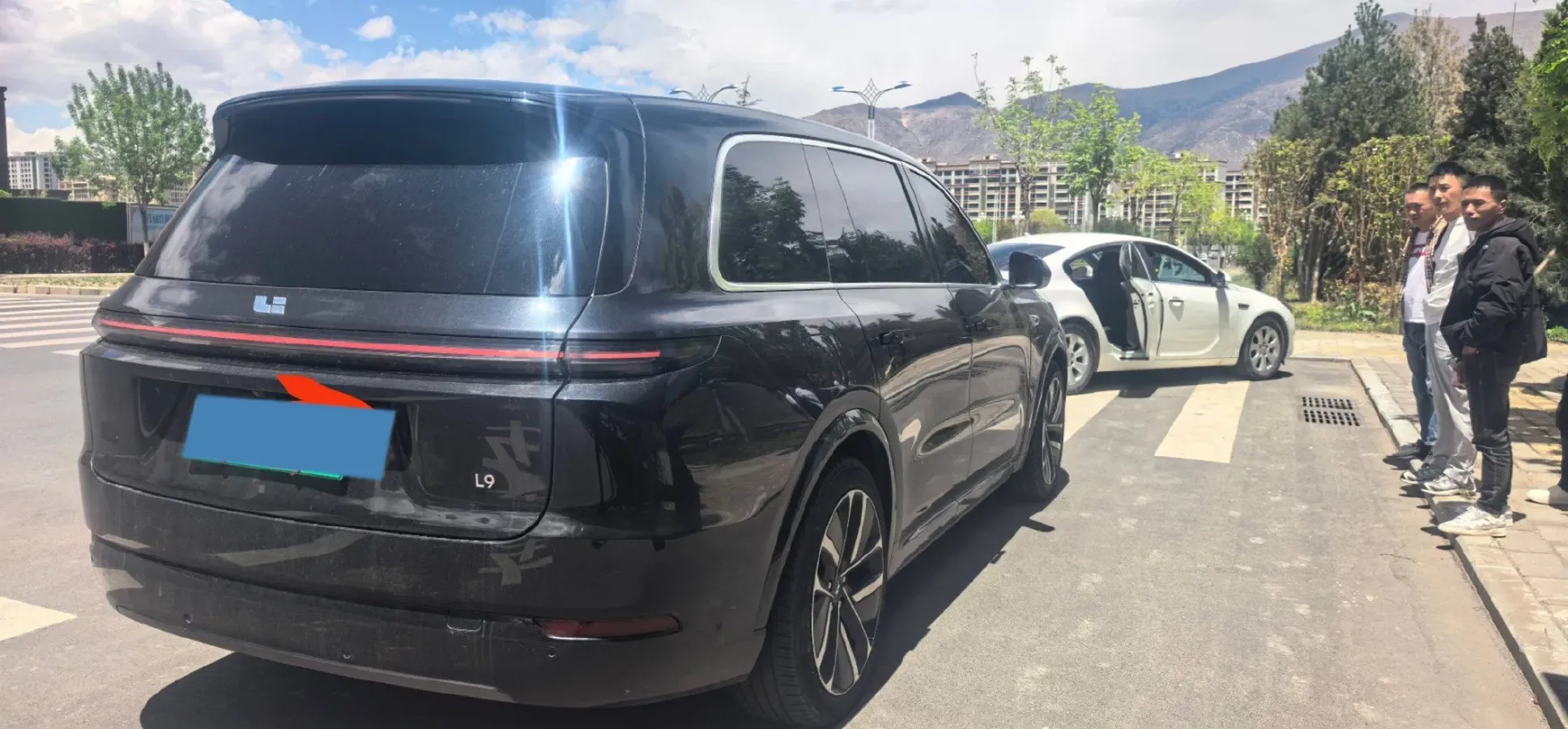 2022 Li L9 Range Extended 154HP REEV 42.6KWH,autocango,china used car exporter,china ev exporter,chinese used car exporter,chinese used ev exporter