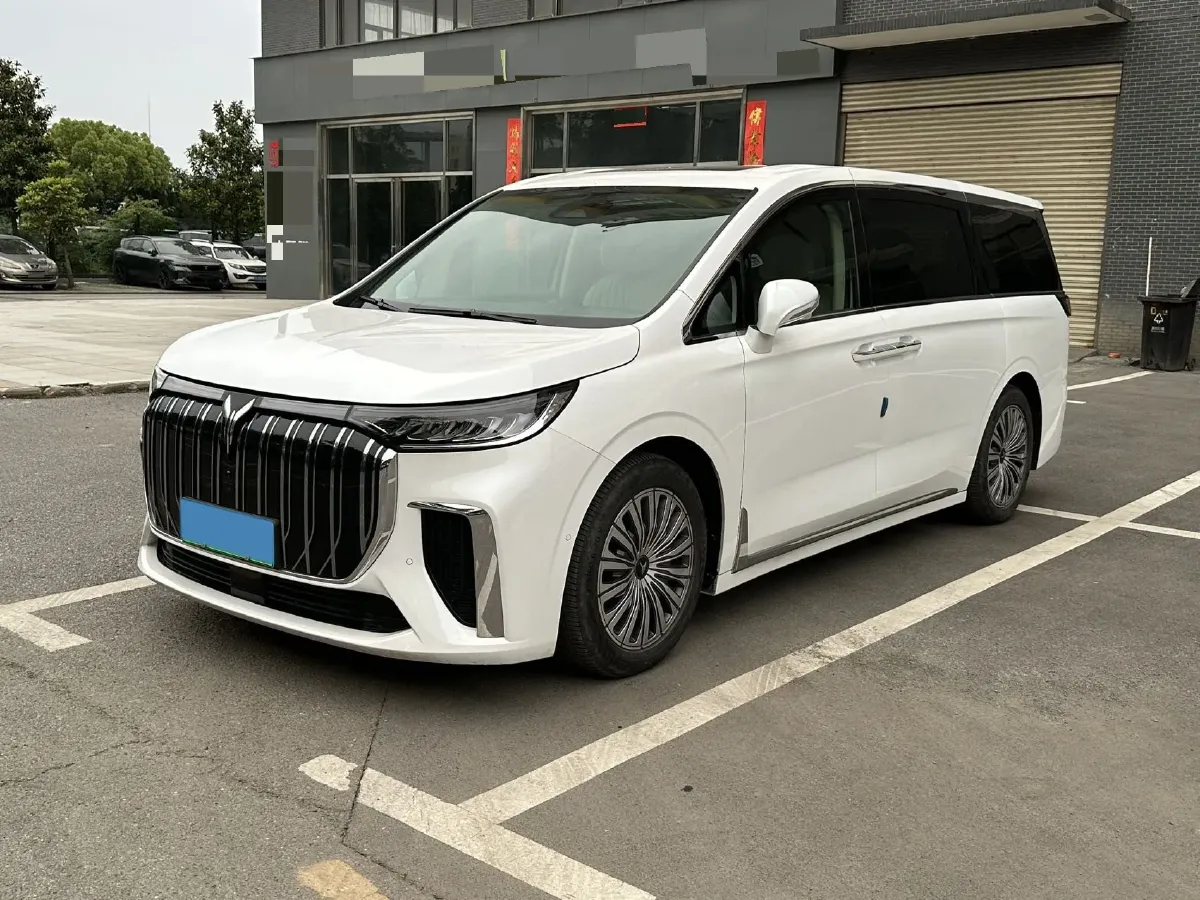2022 Voyah Dream BEV 82KWH,autocango,china used car exporter,china ev exporter,chinese used car exporter,chinese used ev exporter