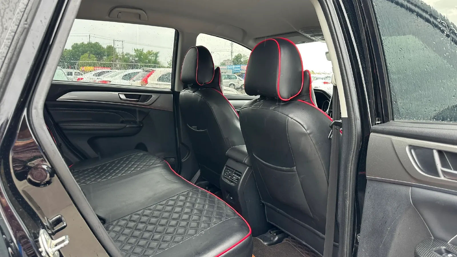 2021 Haval M6 1.5T 150HP L4 7DCT,autocango,china used car exporter,china ev exporter,chinese used car exporter,chinese used ev exporter