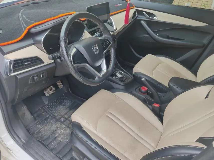 2018 BaoJun 530 1.5T 150HP L4 6MT,autocango,china used car exporter,china ev exporter,chinese used car exporter,chinese used ev exporter