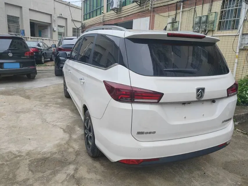 2018 BaoJun 530 1.5T 150HP L4 6MT,autocango,china used car exporter,china ev exporter,chinese used car exporter,chinese used ev exporter