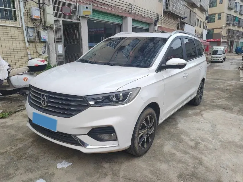 2018 BaoJun 530 1.5T 150HP L4 6MT,autocango,china used car exporter,china ev exporter,chinese used car exporter,chinese used ev exporter
