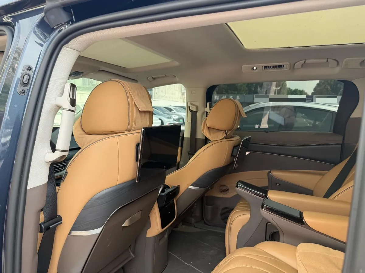 2022 Mercedes-Benz GLC Class 2.0T 197HP L4 9AT,autocango,china used car exporter,china ev exporter,chinese used car exporter,chinese used ev exporter