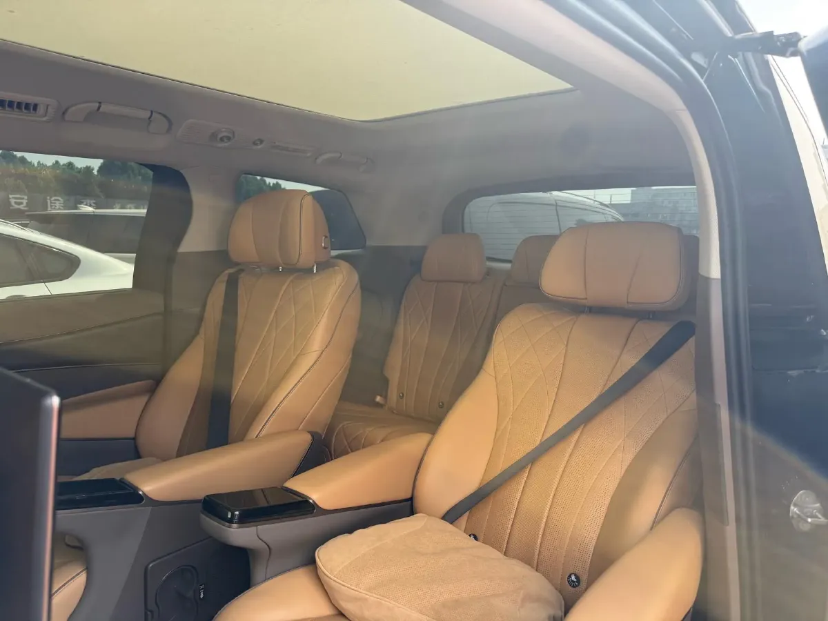 2022 Mercedes-Benz GLC Class 2.0T 197HP L4 9AT,autocango,china used car exporter,china ev exporter,chinese used car exporter,chinese used ev exporter