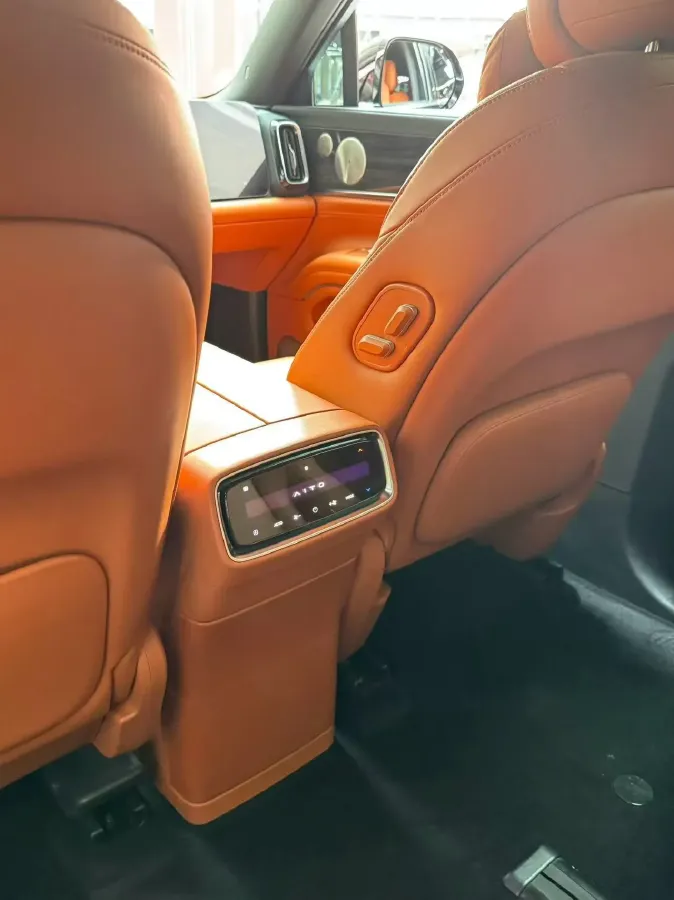 2024 AITO AITO M9 1.5T 152HP L4 REEV 52KWH,autocango,china used car exporter,china ev exporter,chinese used car exporter,chinese used ev exporter