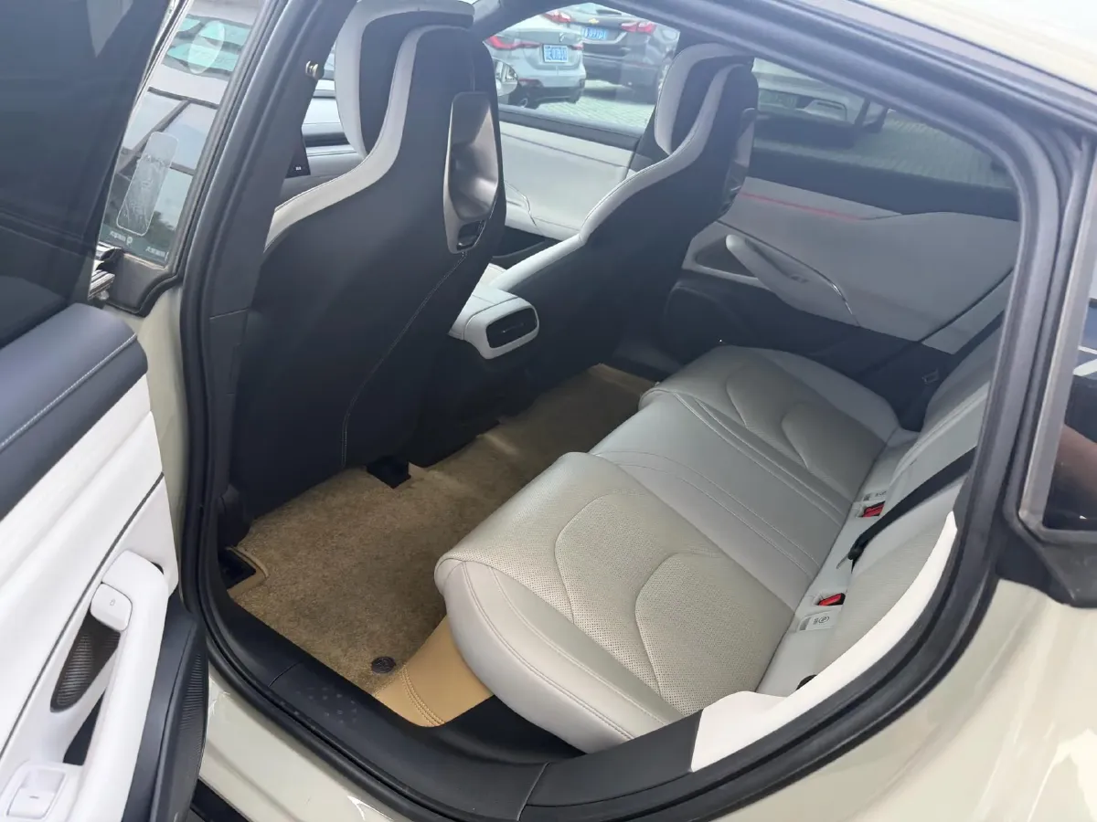 2024 MI SU7 BEV 101KWH,autocango,china used car exporter,china ev exporter,chinese used car exporter,chinese used ev exporter
