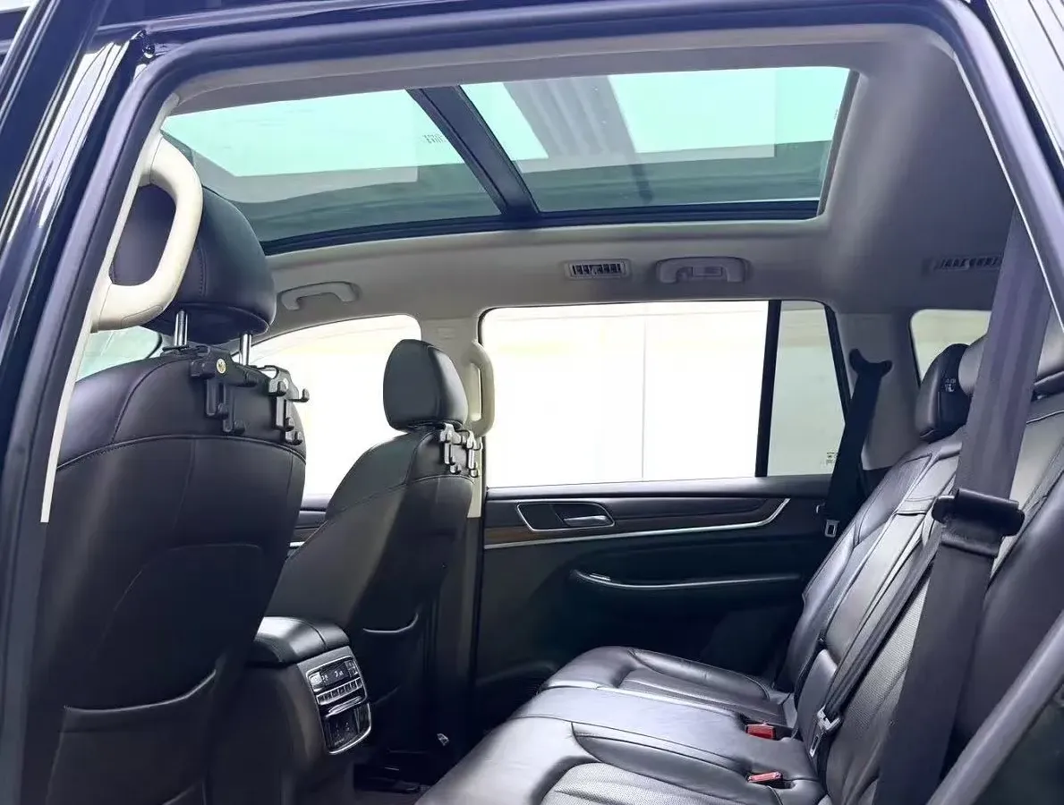 2018 Roewe RX5 2.0T 220HP L4 6DCT,autocango,china used car exporter,china ev exporter,chinese used car exporter,chinese used ev exporter