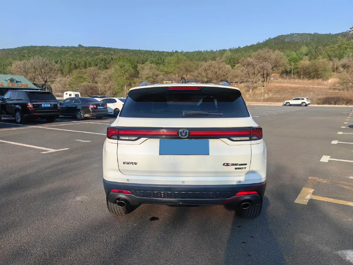 2021 ChangAn CS35 Plus 1.4T 160HP L4 7DCT,autocango,china used car exporter,china ev exporter,chinese used car exporter,chinese used ev exporter