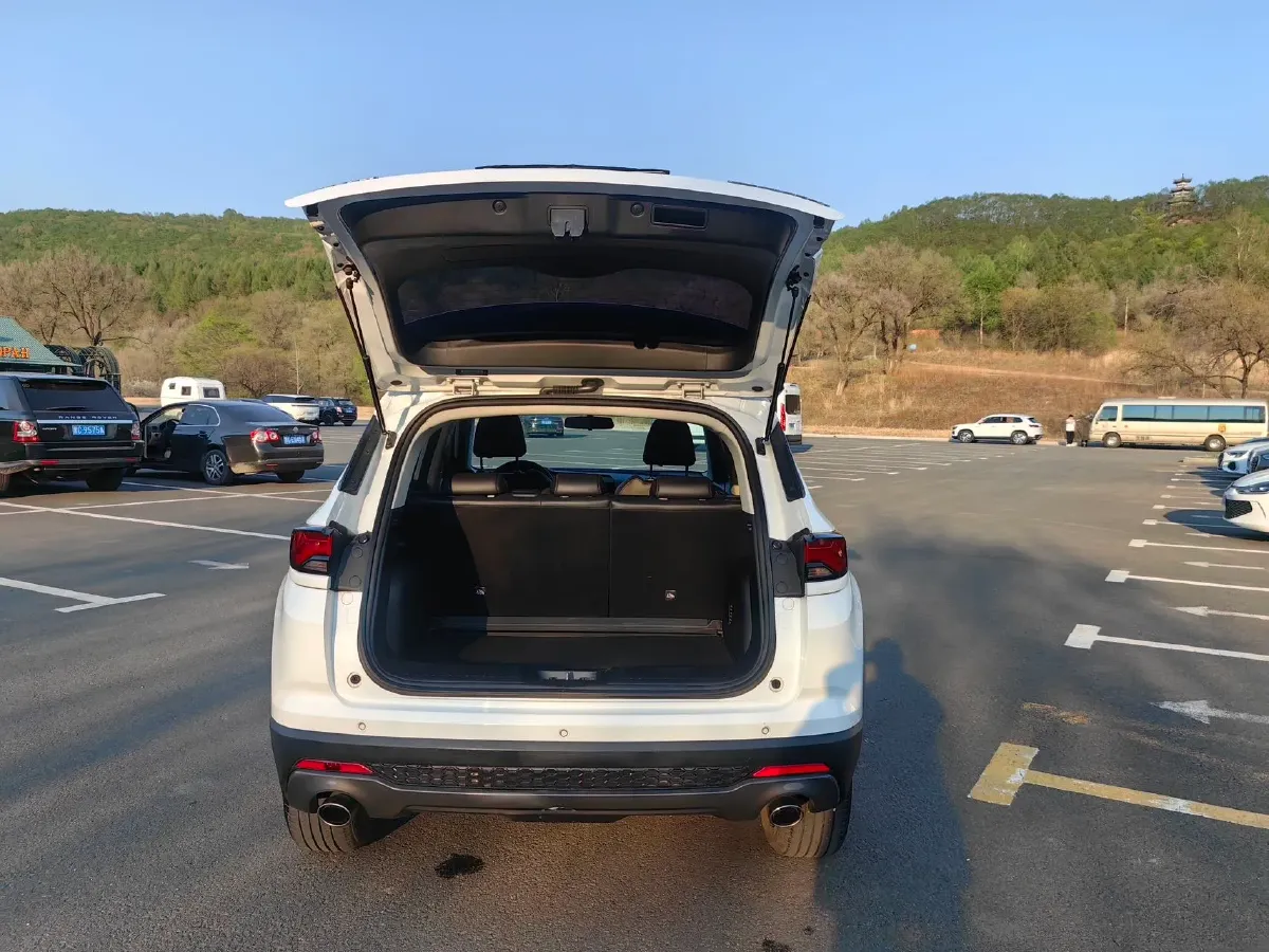 2021 ChangAn CS35 Plus 1.4T 160HP L4 7DCT,autocango,china used car exporter,china ev exporter,chinese used car exporter,chinese used ev exporter