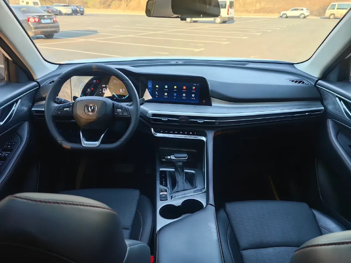 2021 ChangAn CS35 Plus 1.4T 160HP L4 7DCT,autocango,china used car exporter,china ev exporter,chinese used car exporter,chinese used ev exporter