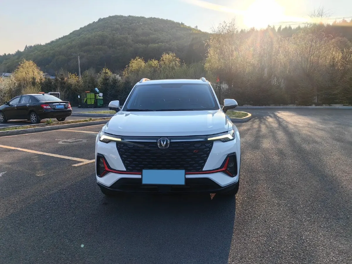 2021 ChangAn CS35 Plus 1.4T 160HP L4 7DCT,autocango,china used car exporter,china ev exporter,chinese used car exporter,chinese used ev exporter