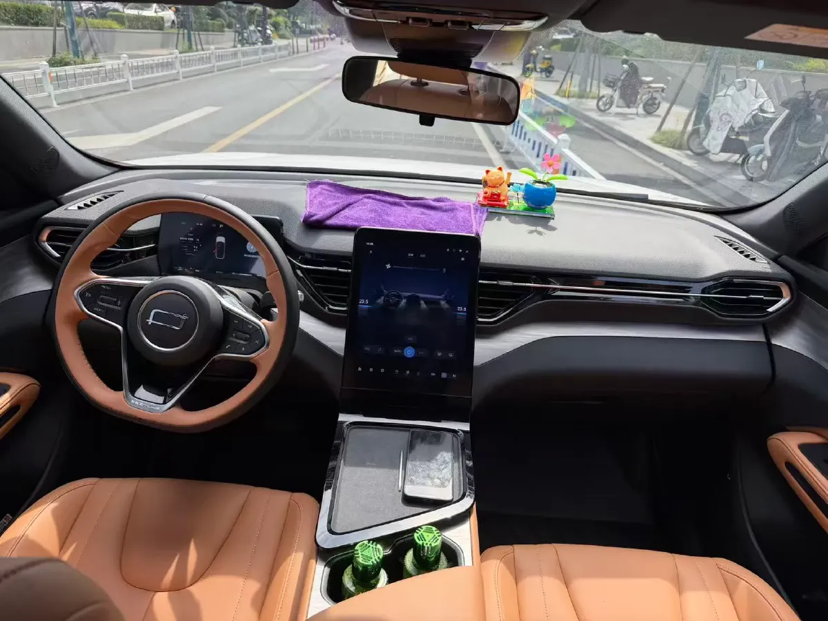2025 Bestune YueYi 07 1.5T 150HP L4 1DHT PHEV,autocango,china used car exporter,china ev exporter,chinese used car exporter,chinese used ev exporter