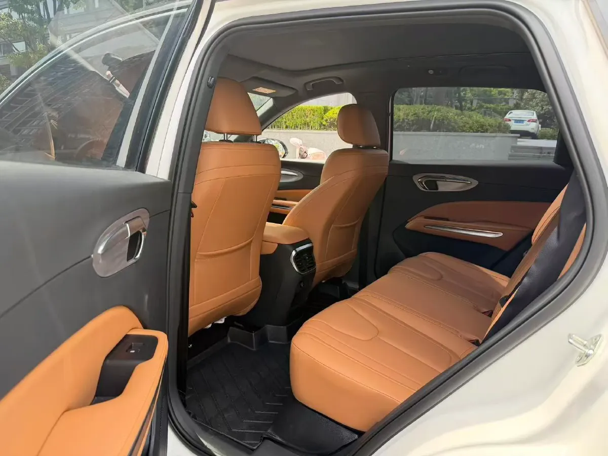 2025 Bestune YueYi 07 1.5T 150HP L4 1DHT PHEV,autocango,china used car exporter,china ev exporter,chinese used car exporter,chinese used ev exporter