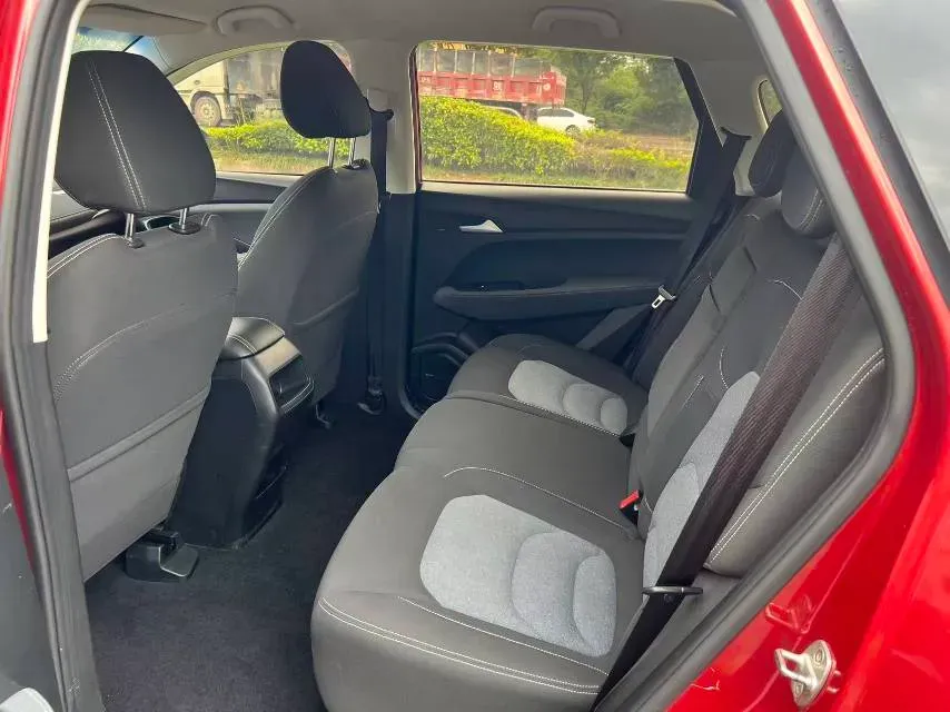 2018 BaoJun 530 1.5T 150HP L4 6MT,autocango,china used car exporter,china ev exporter,chinese used car exporter,chinese used ev exporter