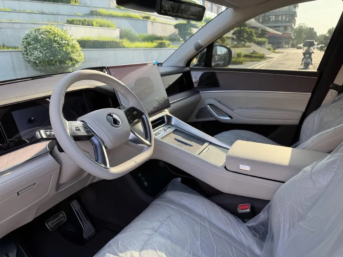 2025 Denza DenzaN9 2.0T 207HP L4 E-CVT PHEV,autocango,china used car exporter,china ev exporter,chinese used car exporter,chinese used ev exporter