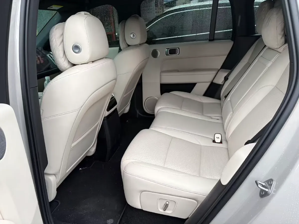 2024 Li L6 Range Extended 154HP L4 REEV 36.8KWH,autocango,china used car exporter,china ev exporter,chinese used car exporter,chinese used ev exporter