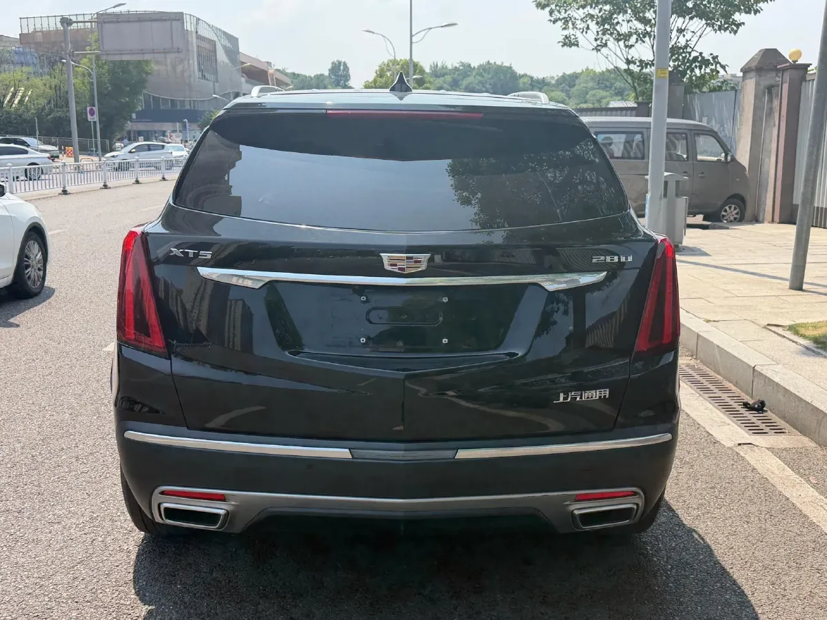 2022 Cadillac XT5 2.0T 237HP L4 9AT,autocango,china used car exporter,china ev exporter,chinese used car exporter,chinese used ev exporter