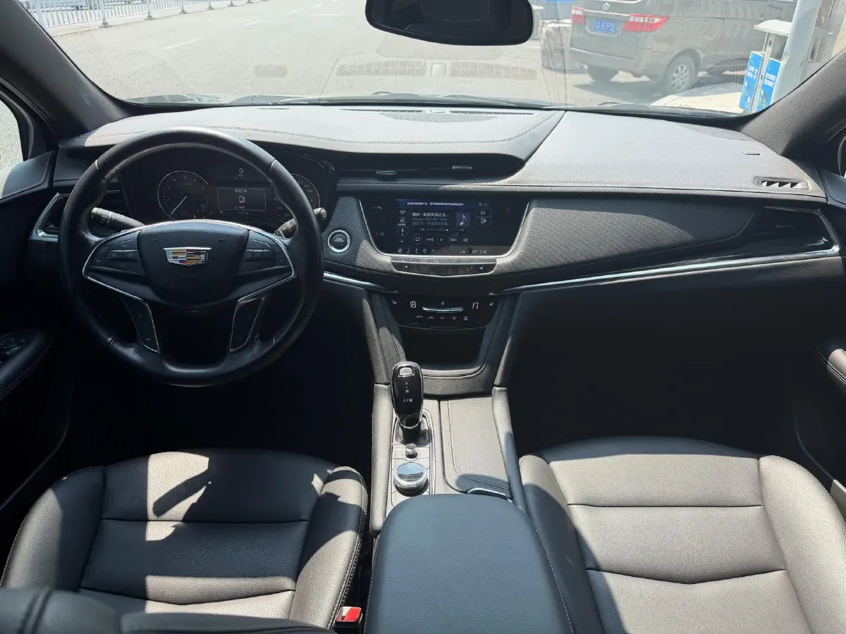 2022 Cadillac XT5 2.0T 237HP L4 9AT,autocango,china used car exporter,china ev exporter,chinese used car exporter,chinese used ev exporter