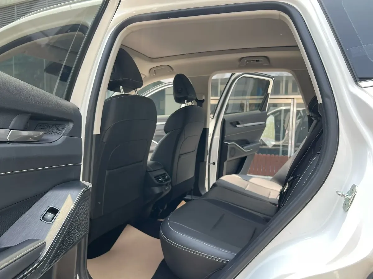 2022 Haval H6 1.5T 154HP L4 2DHT Hybrid 1.7KWH,autocango,china used car exporter,china ev exporter,chinese used car exporter,chinese used ev exporter