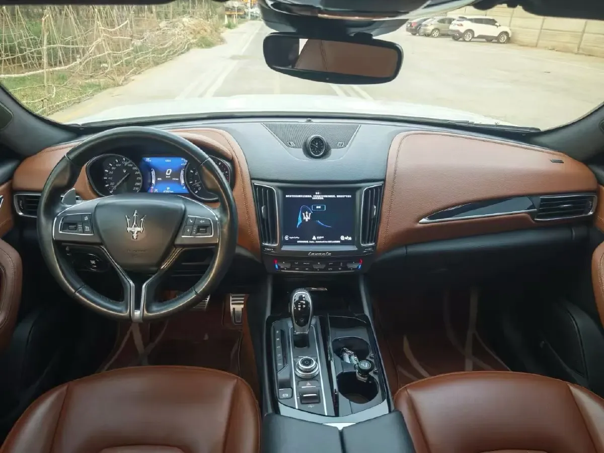 2018 Maserati Levante 3.0T 350HP V6 8AT,autocango,china used car exporter,china ev exporter,chinese used car exporter,chinese used ev exporter